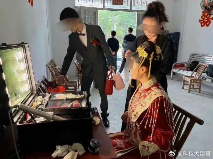 新人最後身影。(圖/翻攝自微博)