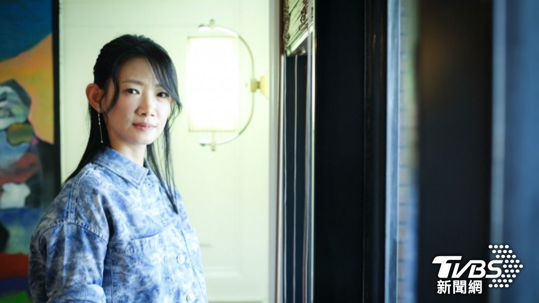 非科班出身的演員吳奕蓉2020年擊敗呼聲極高的金馬影后謝盈萱，奪下金鐘迷你視后一戰成名。（圖／中央社）