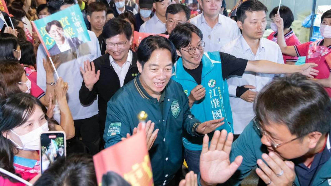 賴清德批盧秀燕更改中捷藍線路線。(圖/翻攝自賴清德臉書)