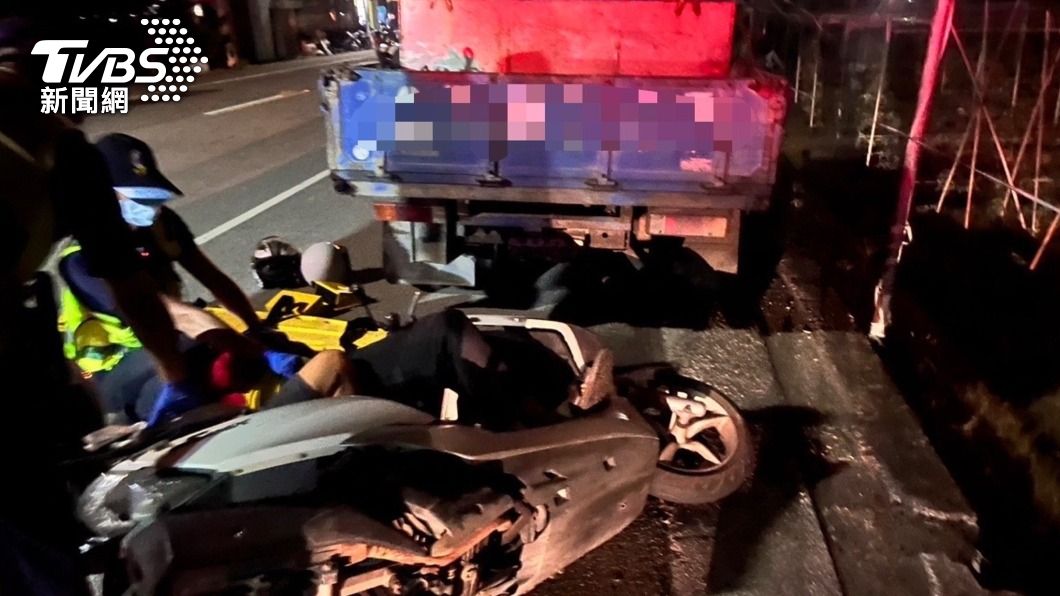 台中男子酒駕騎車雙載自撞 2人受傷送醫
