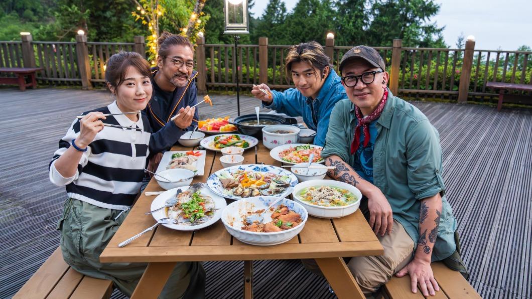 男星失控脫褲!「光滑屁股」直接見客 陳柏霖邀具俊曄5大咖出遊