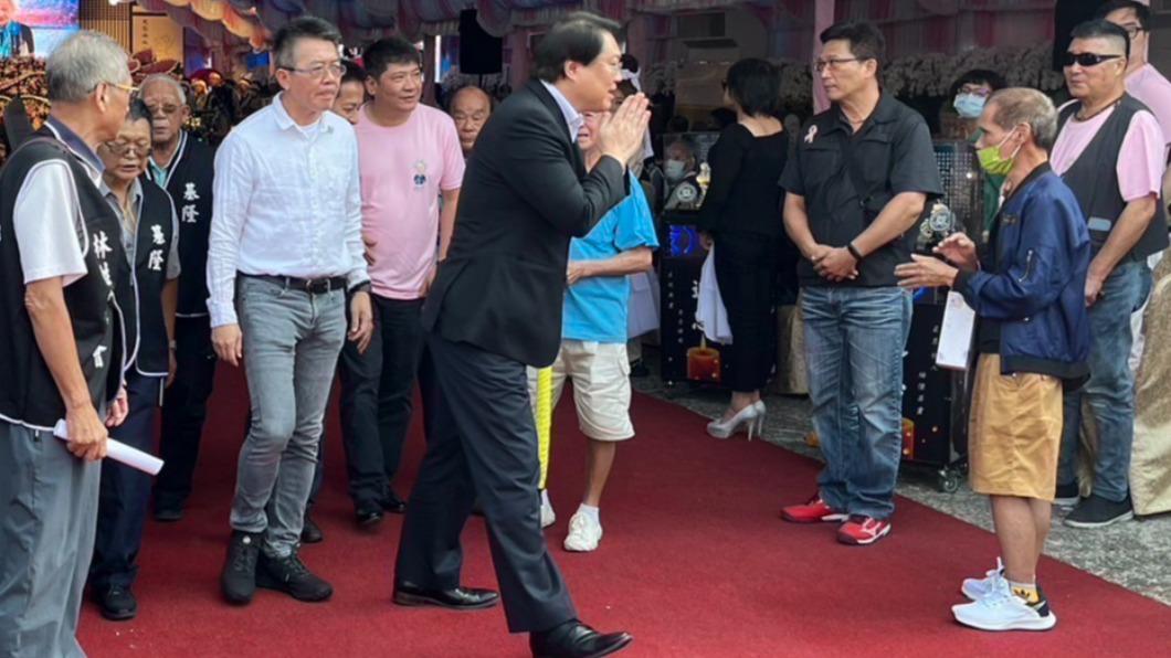 內政部長林右昌到場弔唁。(圖/民眾提供)