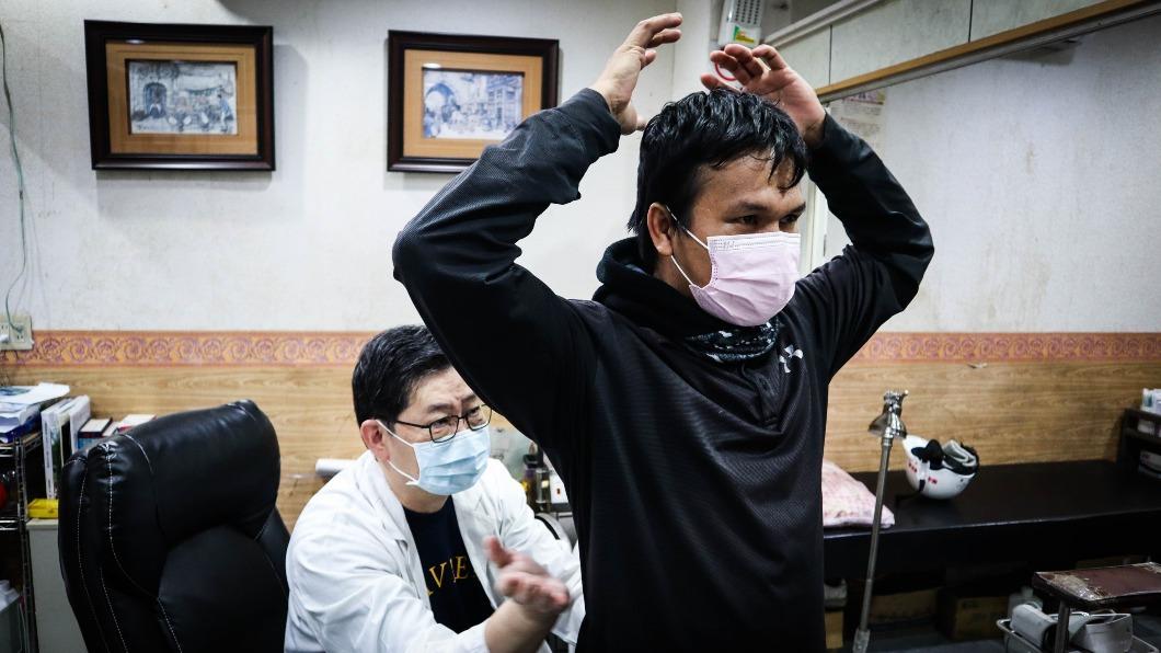 華文永續報導獎/在台移工病歷簿:海上的解藥