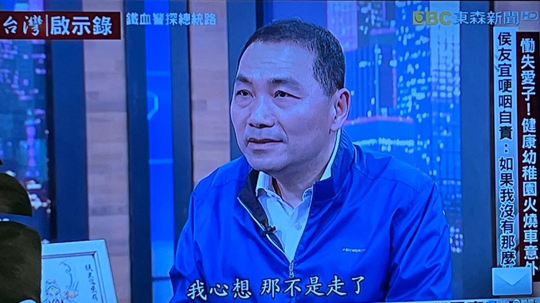 侯友宜談起26年前火燒車喪子之痛,忍不住眼眶泛紅。(圖/黃韋銓攝)