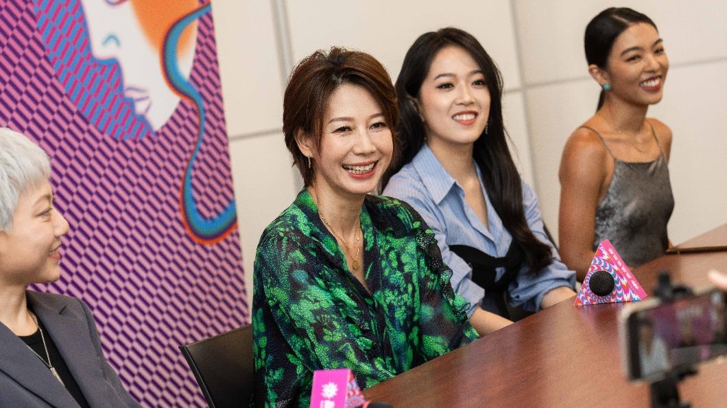 丁寧不後悔鏡頭前「全裸演出」 被讚身材超頂:那是重點嗎?
