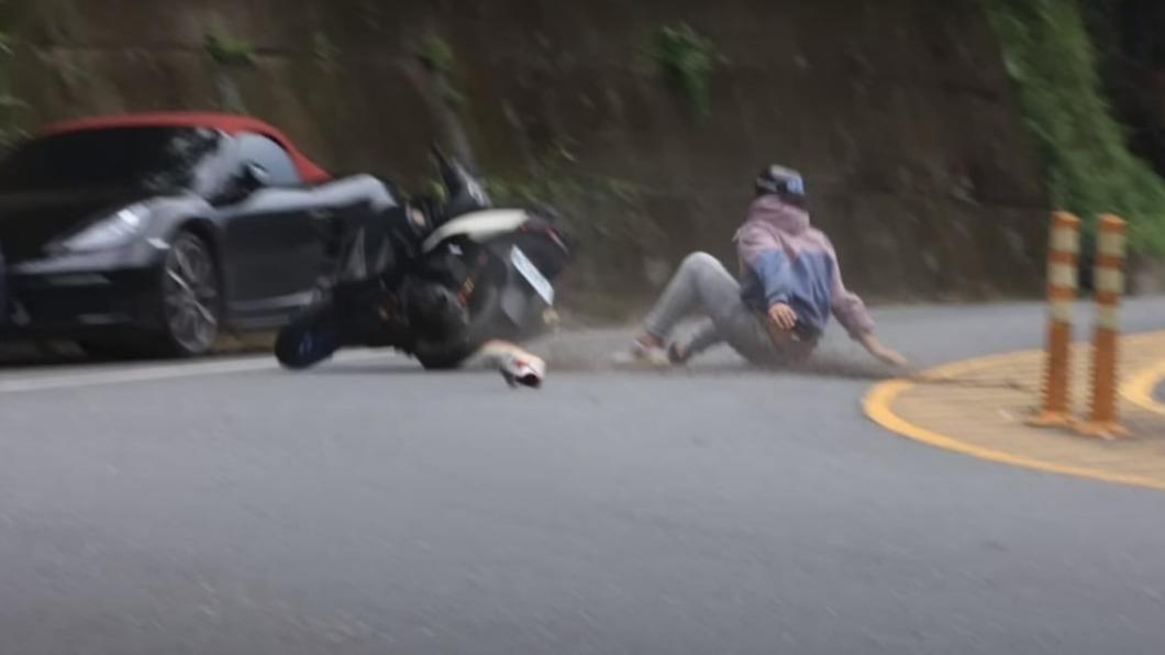 19歲男北宜跑山自摔撞百萬保時捷 網酸:有人生目標了