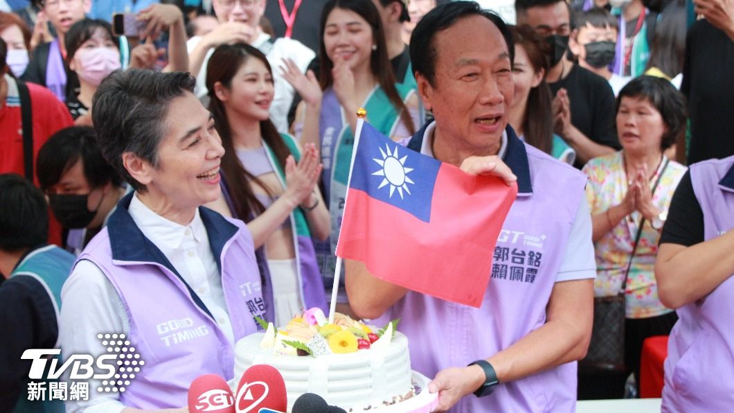 藍白合喬不攏!郭台銘陣營態度曝光 連署書估這時間繳交