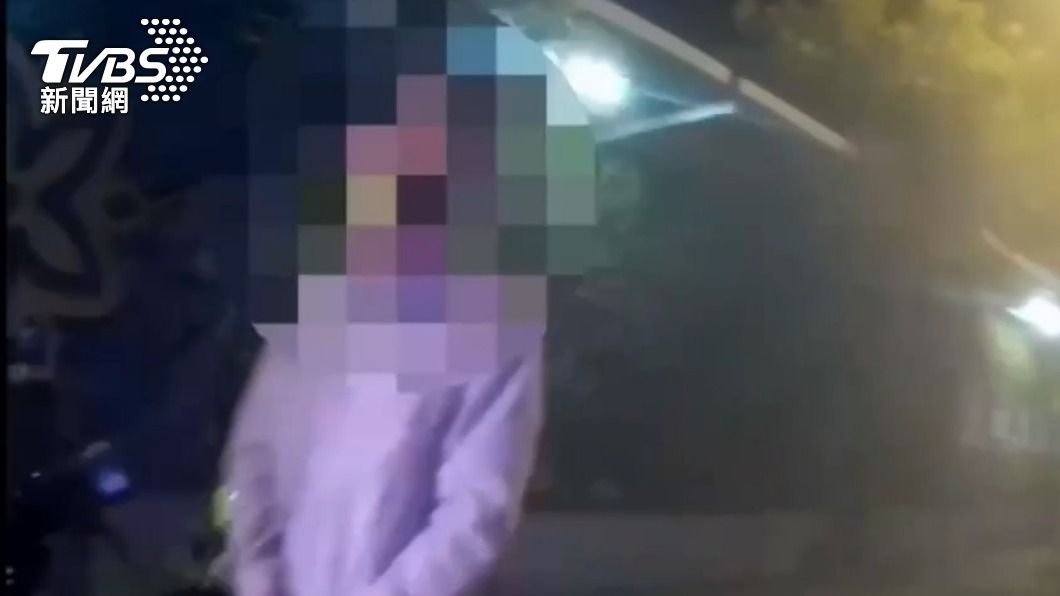 男子事後利用休假確認該路口已經不需要二段式轉彎。（圖／TVBS）