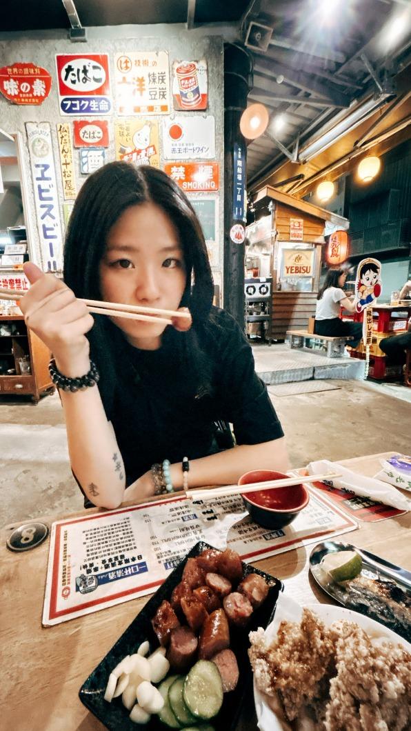 陳嘉來台南吃很多美食。(圖/ONErpm x 浪人音樂祭提供)