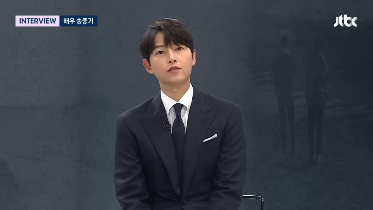 宋仲基聊到兒子時藏不住喜悅。(圖/翻攝自JTBC YouTube)