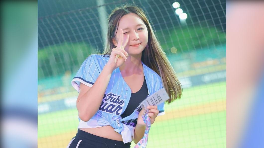 女黑豹嬌點!台鋼啦啦隊17歲練習生登板 私服爆乳鏤空一片