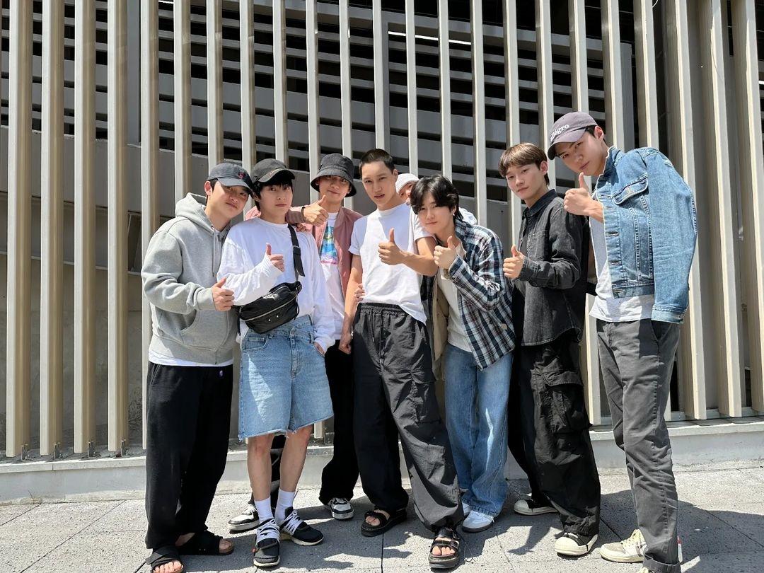 燦烈、世勳的EXO團體活動仍會跟SM娛樂配合。(圖/翻攝自EXO IG)