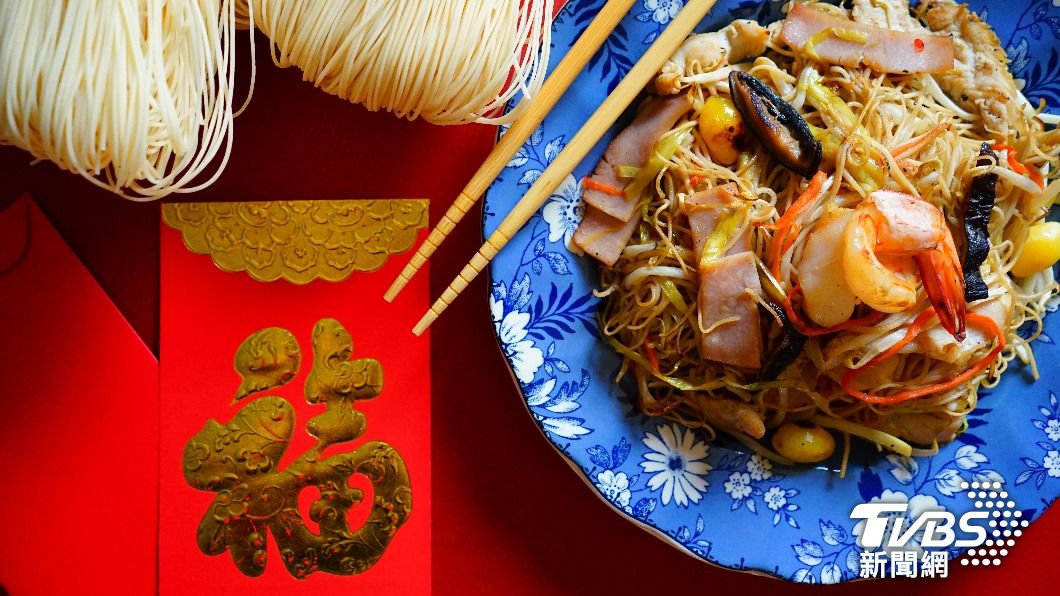 市公所貼心準備福壽麵、福氣袋給長輩。（示意圖／shutterstock達志影像）