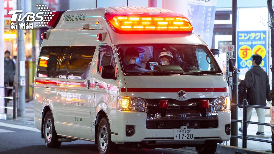 日7旬翁開車失控暴衝 4歲童醫院前遭撞疑被「二度輾過」亡