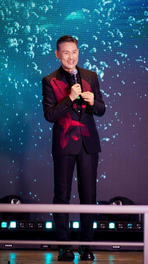 張學友先前在馬來西亞演唱會暈倒。(圖/環球唱片提供)
