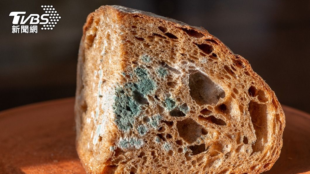想要護肝應避免吃發霉食物。（示意圖／shutterstock達志影像）
