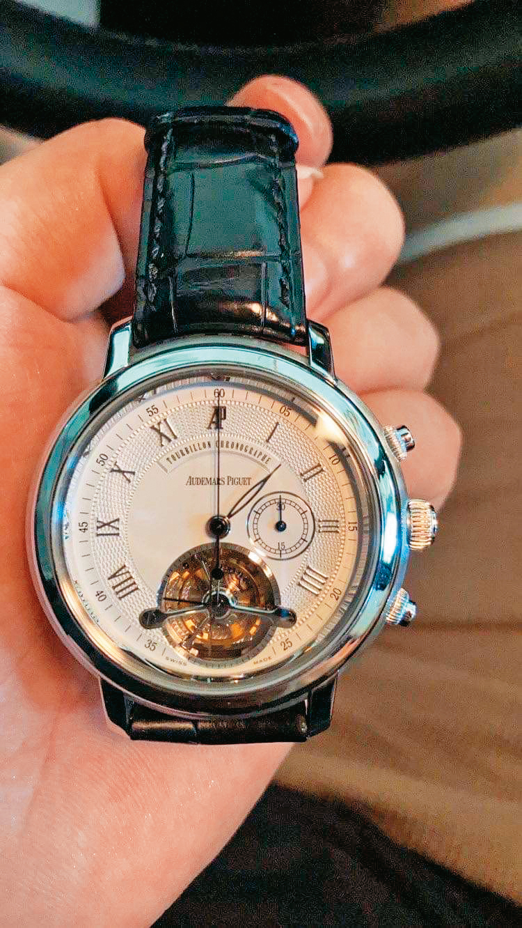 嚴凱泰生前收藏的AP經典錶Jules Audemars Tourbillon Chronographe。(讀者提供)