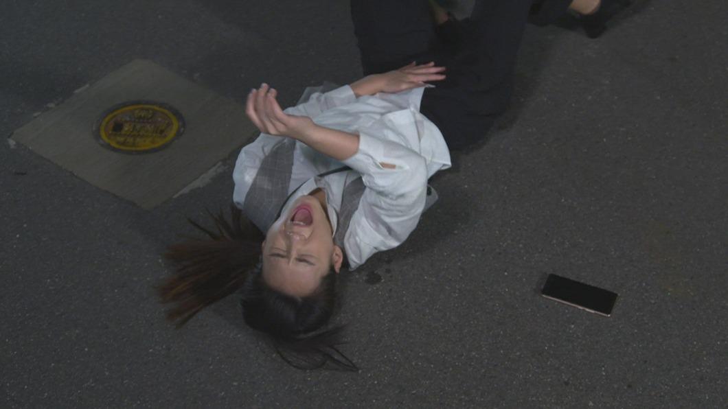 八點檔女星騎車恍神!下秒「自撞分隔島」驚人傷勢曝光