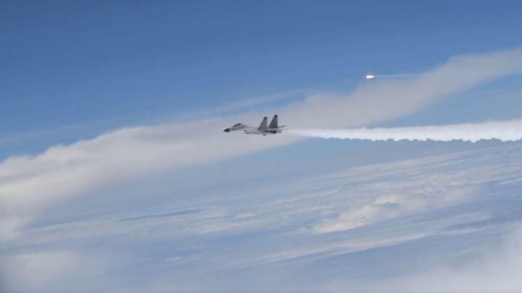 美方指控共軍危險行動。(圖/翻攝自U.S. Department of Defense)