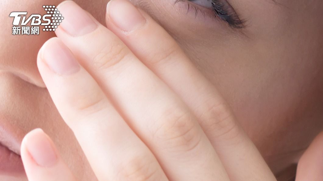 維爾眼睛周圍的皮膚都被撐破。(示意圖/Shutterstock達志影像)