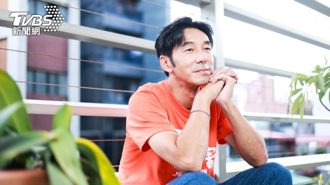 李李仁在片中飾演警察陳灰,追捕阮經天到天涯海角。(圖/趙世平攝)