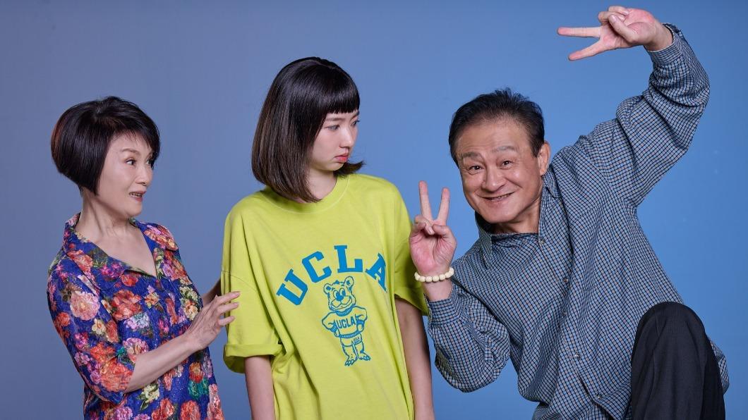 左起陳瓊美、林玉書、陳慕義祖孫三人劇中感情很好。(圖/台視提供)