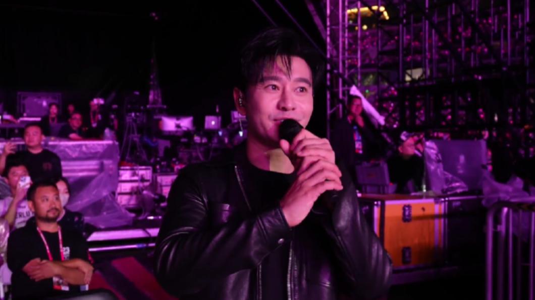 黃曉明笑說自己的小名是「明明」,因此選唱〈明明就〉。(圖/杰威爾提供)