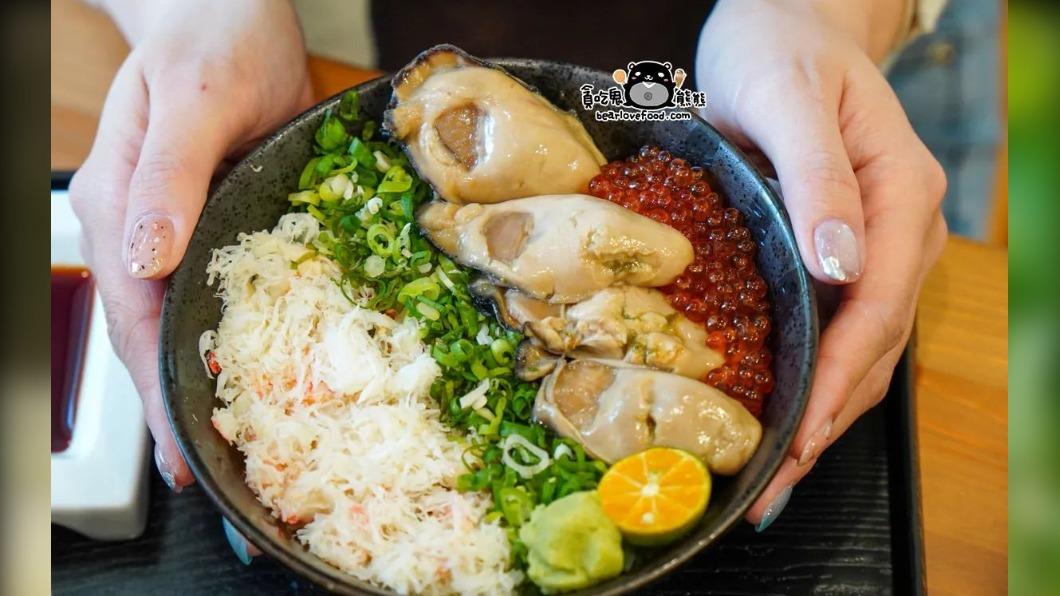 豪華海鮮丼飯。（圖／貪吃鬼熊熊提供）