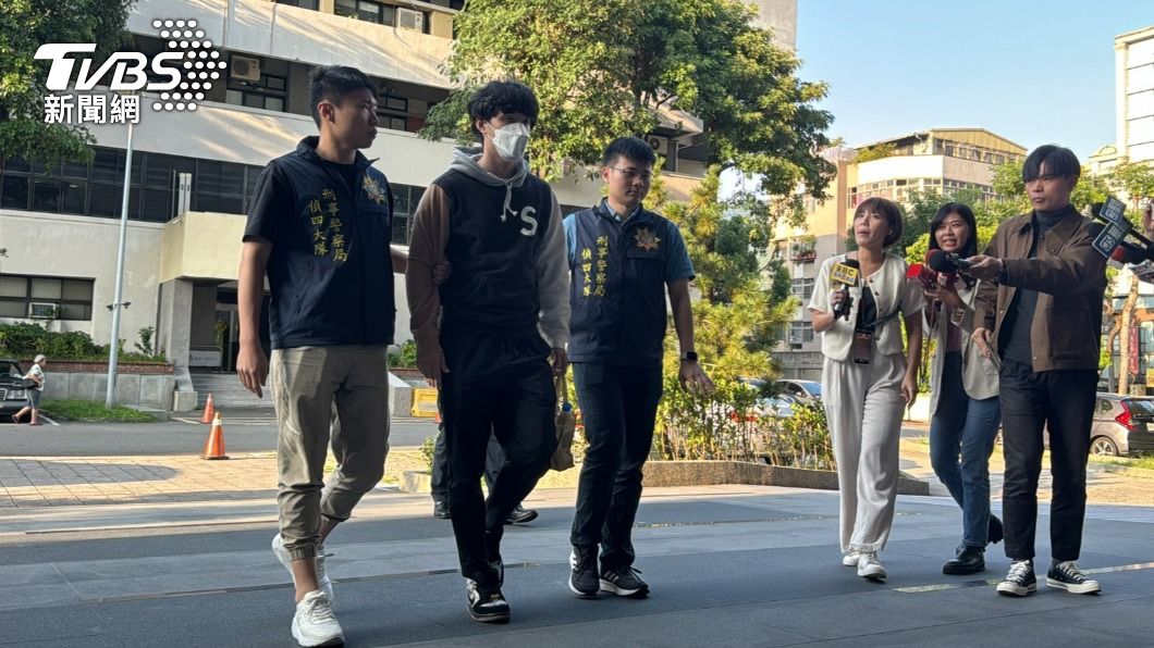 吳季穎現身士檢!穿萬元帽T 約談前夜住信義區平價賓館