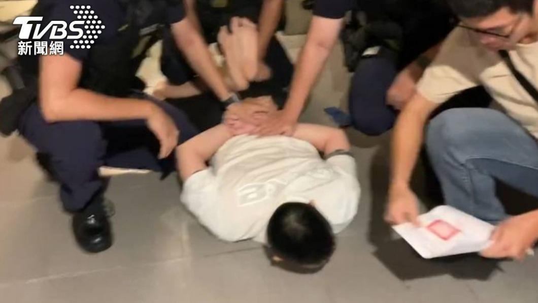 胸口頂撞還嗆警!蘆洲角頭滋事遭壓制斷腿 警判賠42萬元