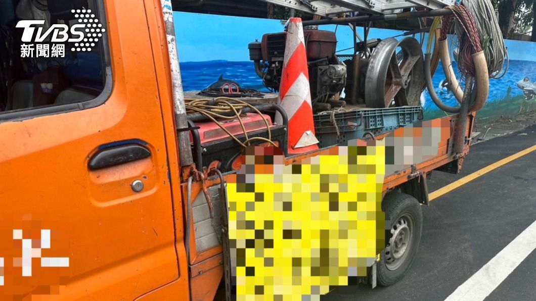 竊賊偷走小貨車。(圖/TVBS)