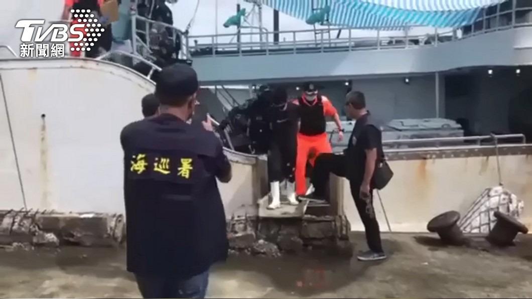 印尼籍漁工遭越籍陳男持漁刀砍殺致死。(圖/TVBS)