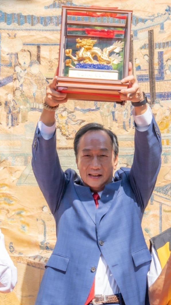 郭台銘說心裡有一股「越來越篤定」的情緒。(圖/翻攝自郭台銘臉書)
