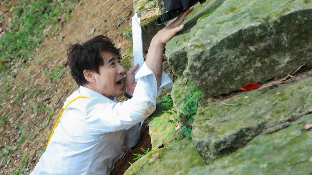 翁家明意外滾落山坡!他捨身營救渾身是傷 「驚險場面」流出