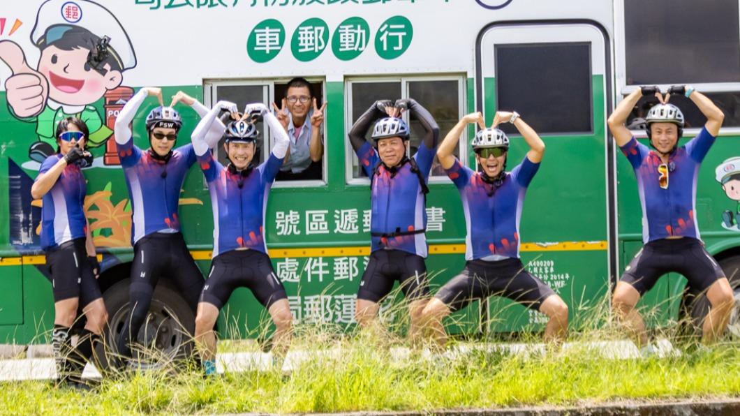 「哈林小隊」單車環台又出事!彭小刀摔車「急call救護車送醫」