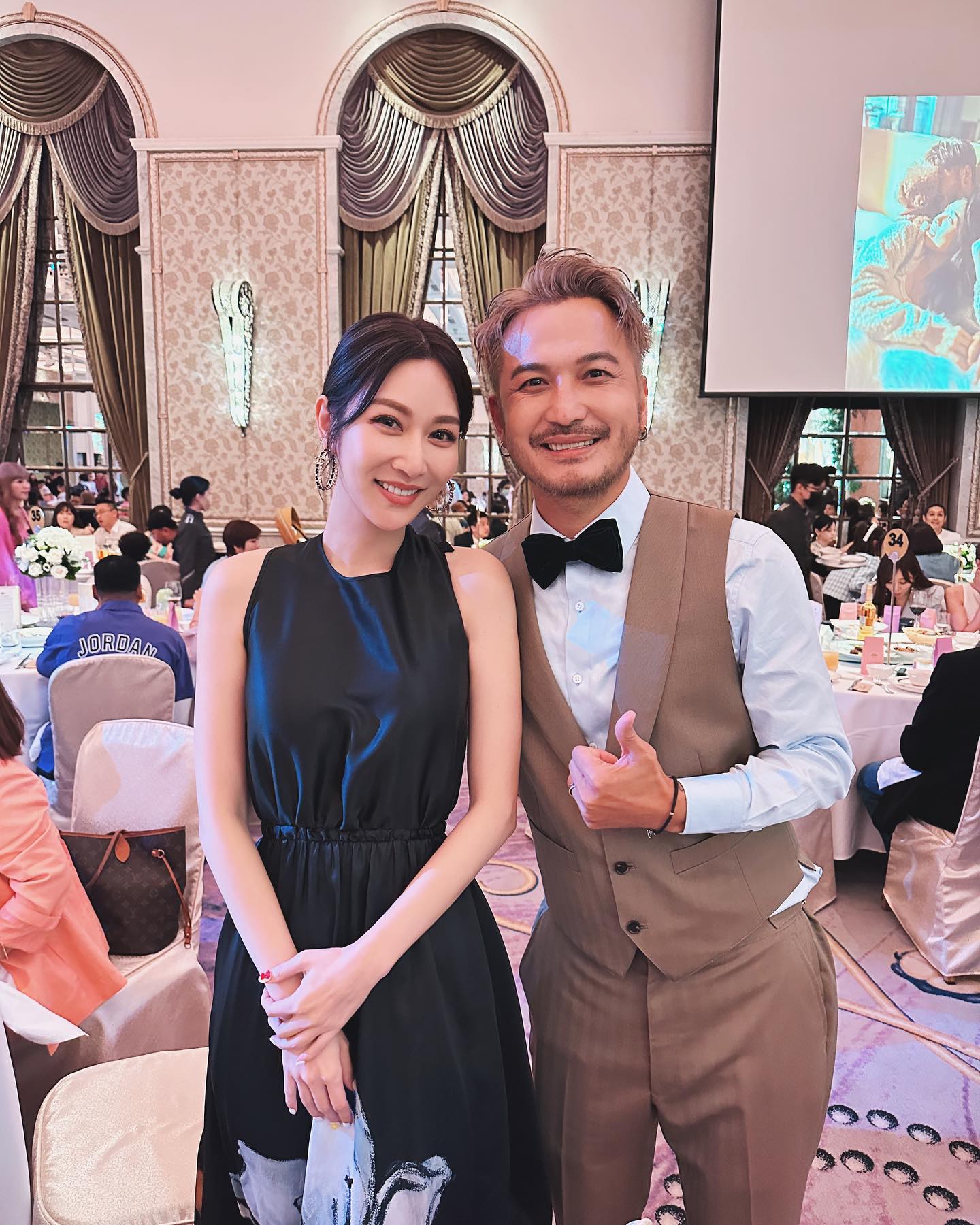 曾莞婷10日盛裝出席KID婚禮。(圖/翻攝自曾莞婷臉書)