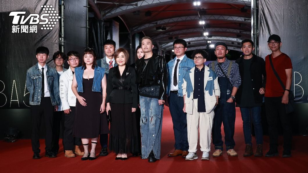 于美人與團隊成員。(圖/TVBS娛樂組攝)