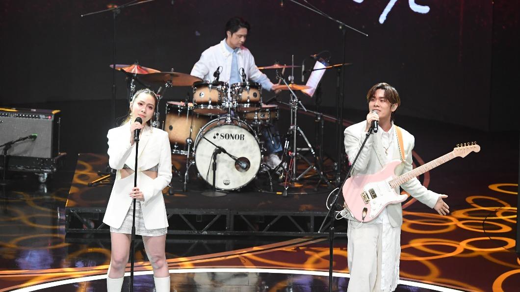 金鐘58／告五人開場表演有夠穩！　神曲連唱「網友一面倒狂讚」