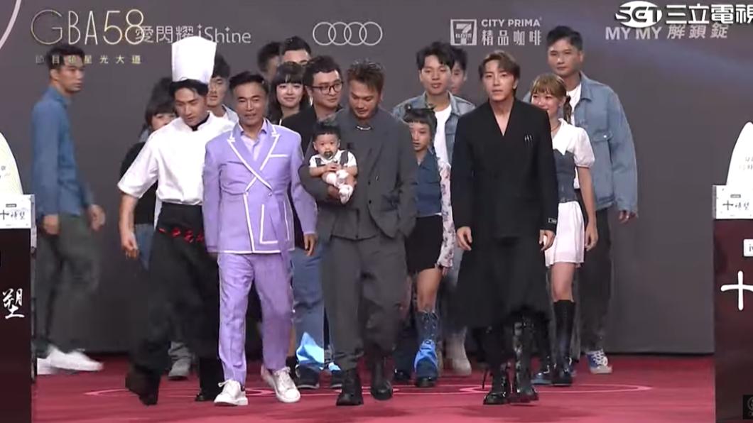 KID帶木木引發現場和網上暴動。(圖/翻攝自金鐘獎 Golden Bell Awards YT頻道)