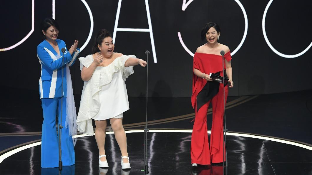嚴藝文、鍾欣凌、楊貴媚三人妙語如珠。(圖/三立提供)