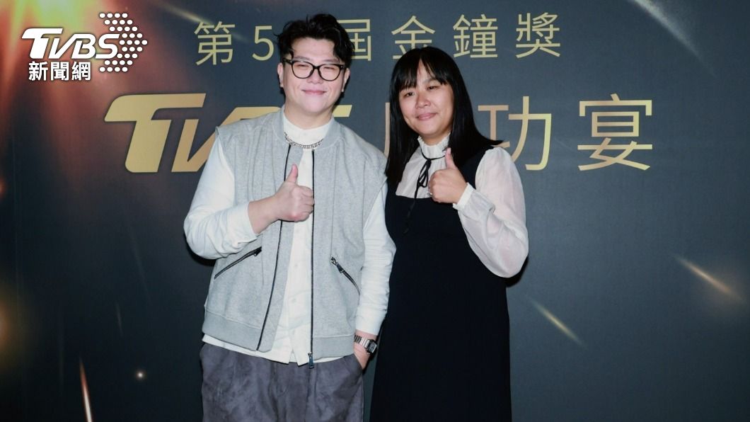 TVBS娛樂事業部副總監(左)預告TVBS明年會有很棒的新內容。(圖/趙世平攝)