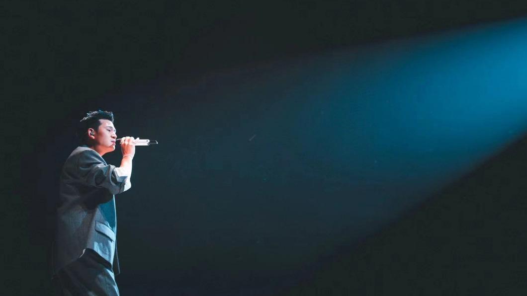 周興哲唱一半!「周杰倫神曲」突響起粉絲嗨翻 一看差點噴淚