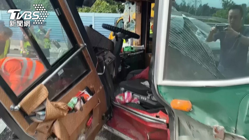 遊覽車運將是「超速慣犯」!國道飆撞釀4死 飛車黑歷史遭掀