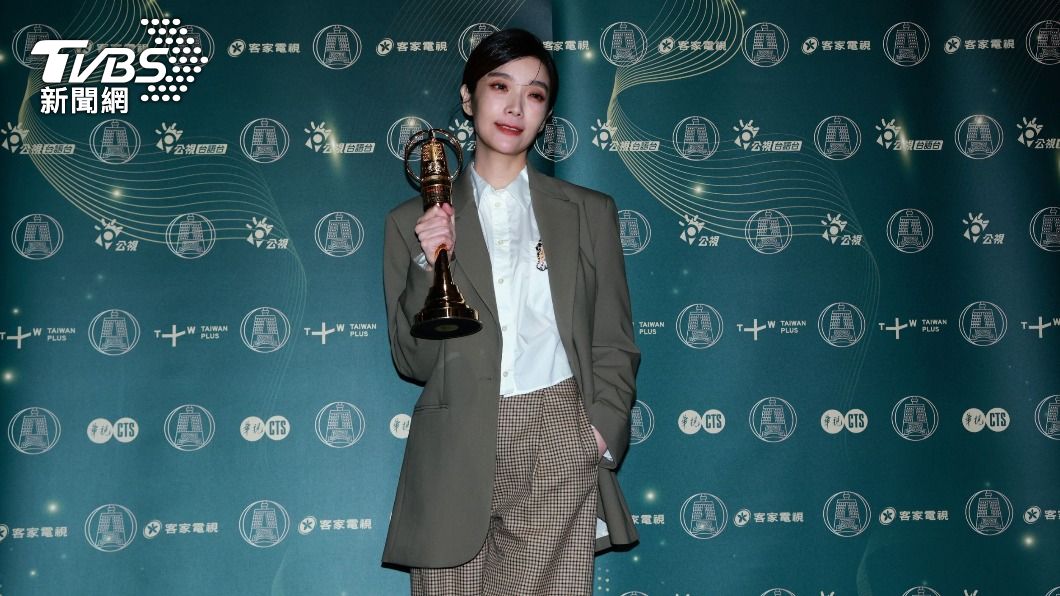 蔡淑臻以《村裡來了個暴走女外科》奪下戲劇節目女主角。(圖/趙世平攝)