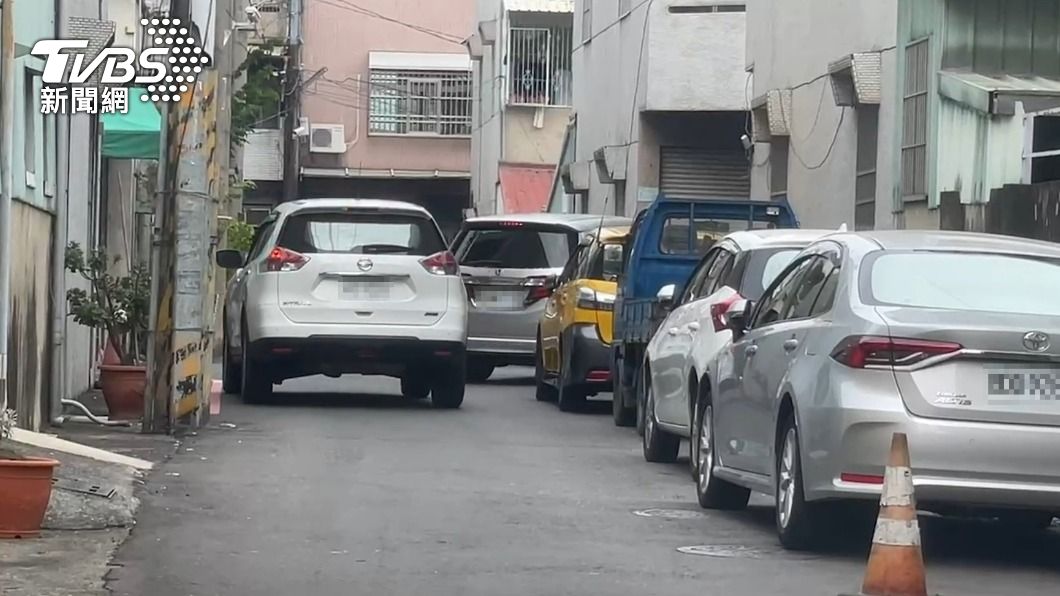 你停我也停!窄巷子違停多影響通行
