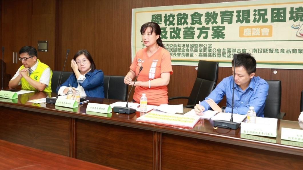 蔡培慧把關學童午餐　積極推動制定專法