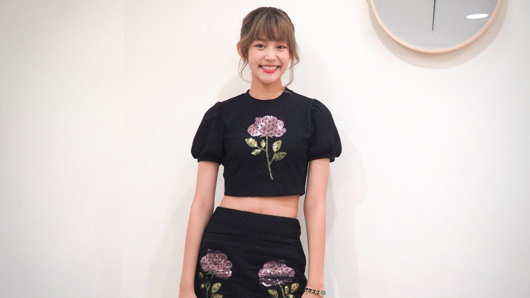 「泰國初戀」泰蒂婭登台 顏值激似Lisa美炸