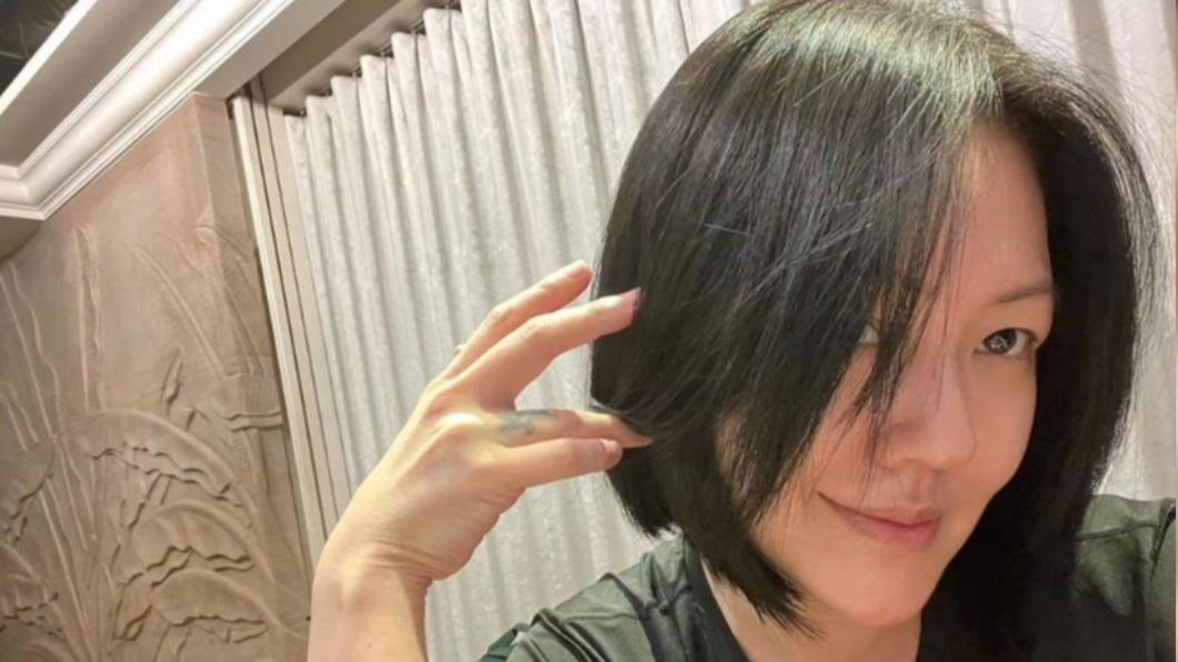 小S特別抽空捧場姊夫的展覽。（圖 / 翻攝自@elephantdee IG）