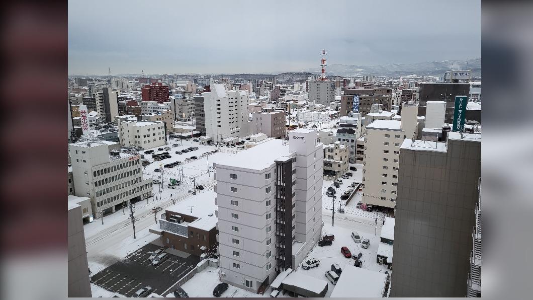 日本北海道冷! 札幌山區積雪.美瑛青池可見楓紅與雪