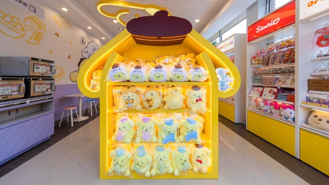 店內有許多三麗鷗相關的周邊商品可購買。(圖/ 7-11、Sanrio提供)